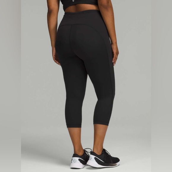 🍋SOLD🍋 Lululemon Swift Speed hi rise crop 21” - Picture 3 of 8